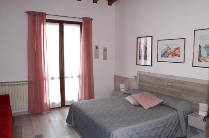 Hotel Colomber Gardone Riviera Eksteriør billede