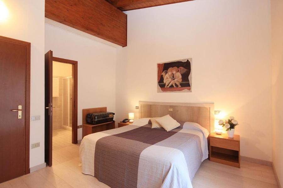 Hotel Colomber Gardone Riviera Eksteriør billede