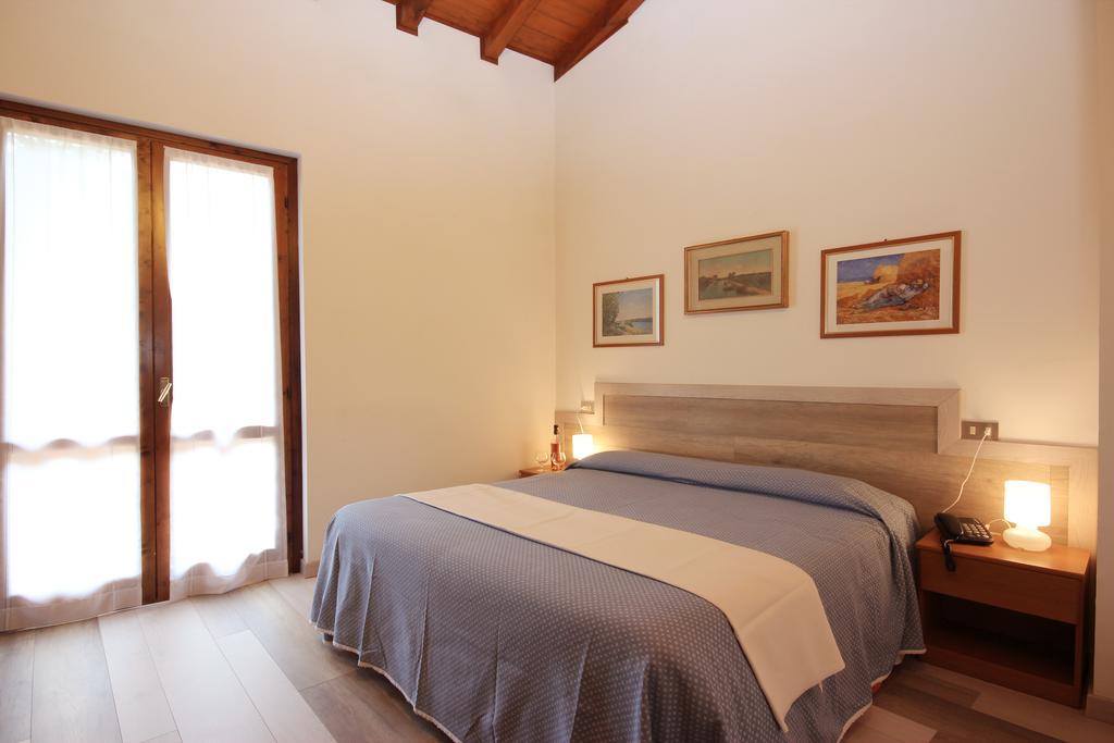 Hotel Colomber Gardone Riviera Eksteriør billede