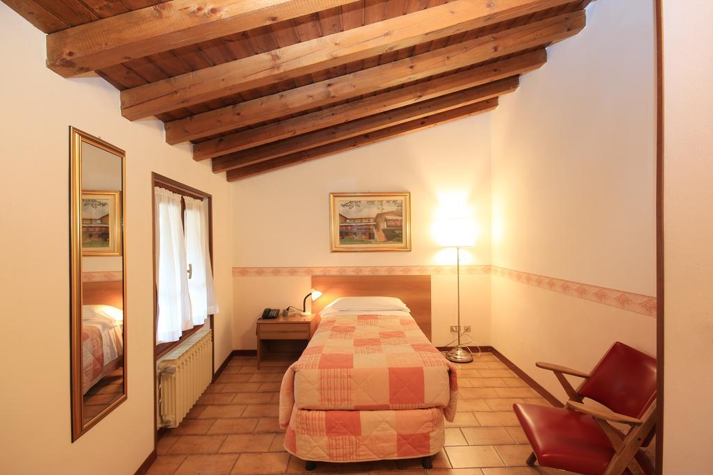 Hotel Colomber Gardone Riviera Eksteriør billede