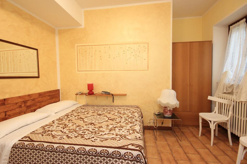 Hotel Colomber Gardone Riviera Eksteriør billede