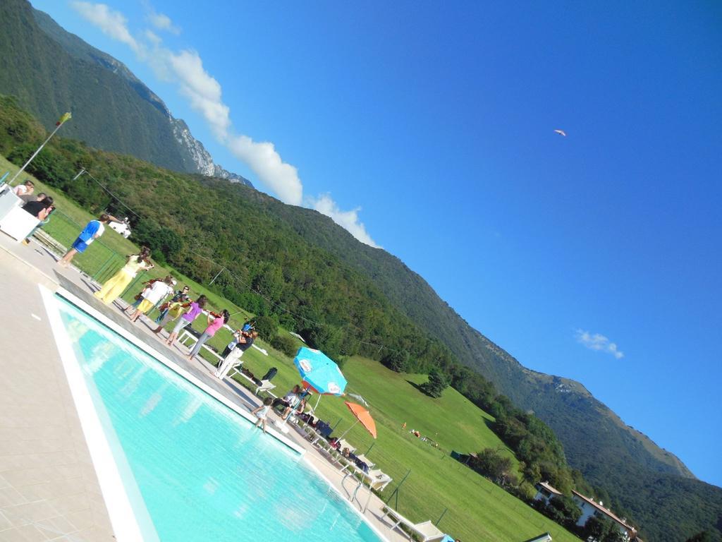 Hotel Colomber Gardone Riviera Eksteriør billede